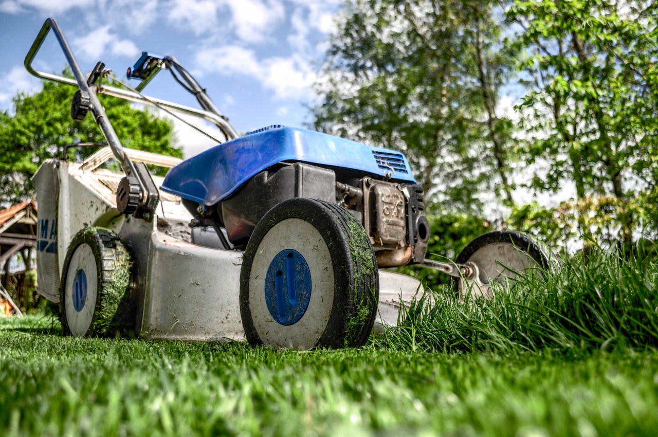 make money mowing lawns